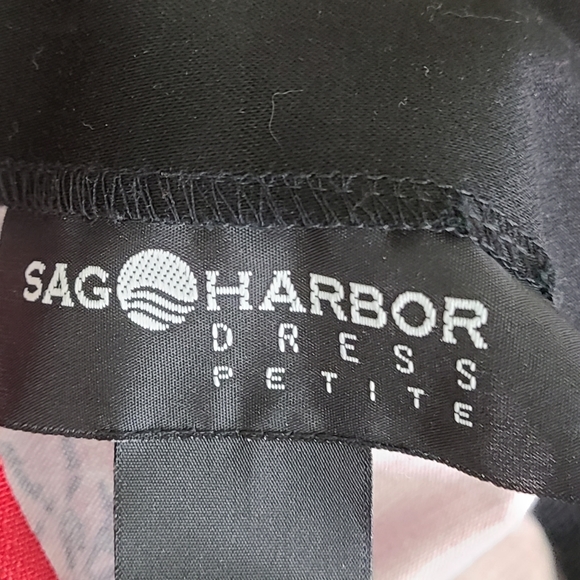 Sag Harbor Red & Black Floral Cotton Dress | 16 P - Picture 2 of 11